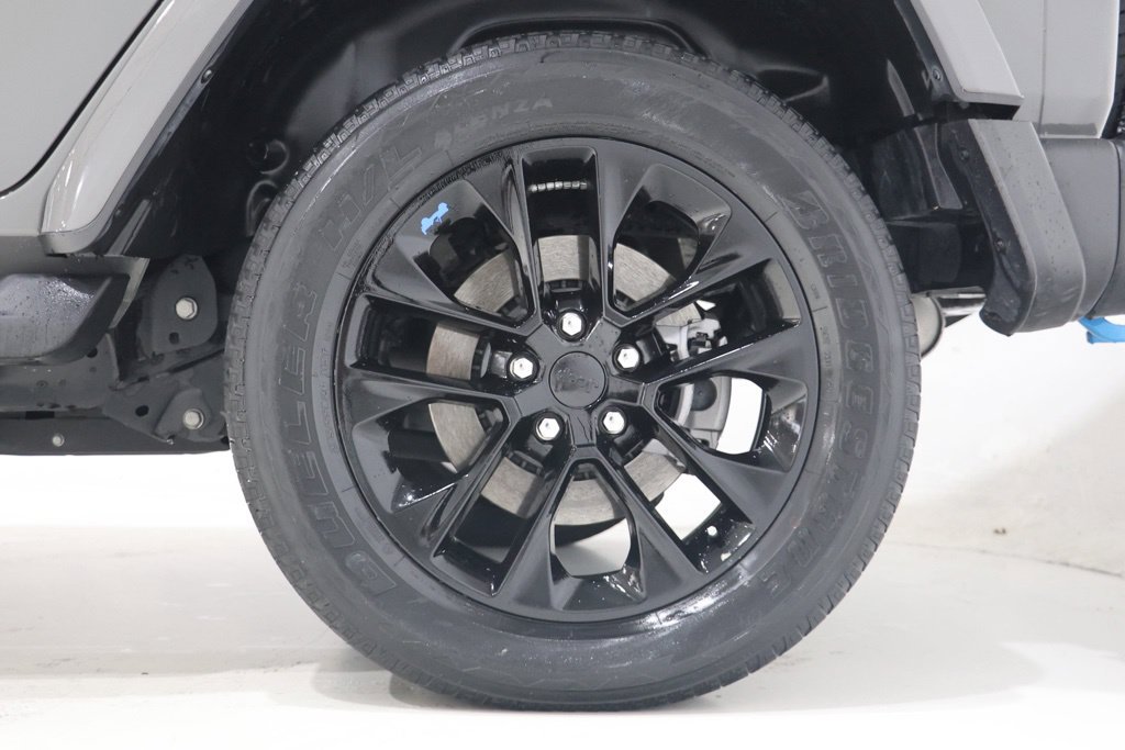 Used 2023 Jeep Wrangler Unlimited Sahara w/ Cold Weather Group AWD/4WD image 13