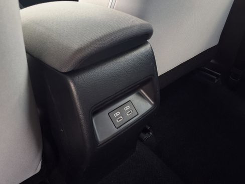 Used 2024 Toyota Corolla LE FWD image 13