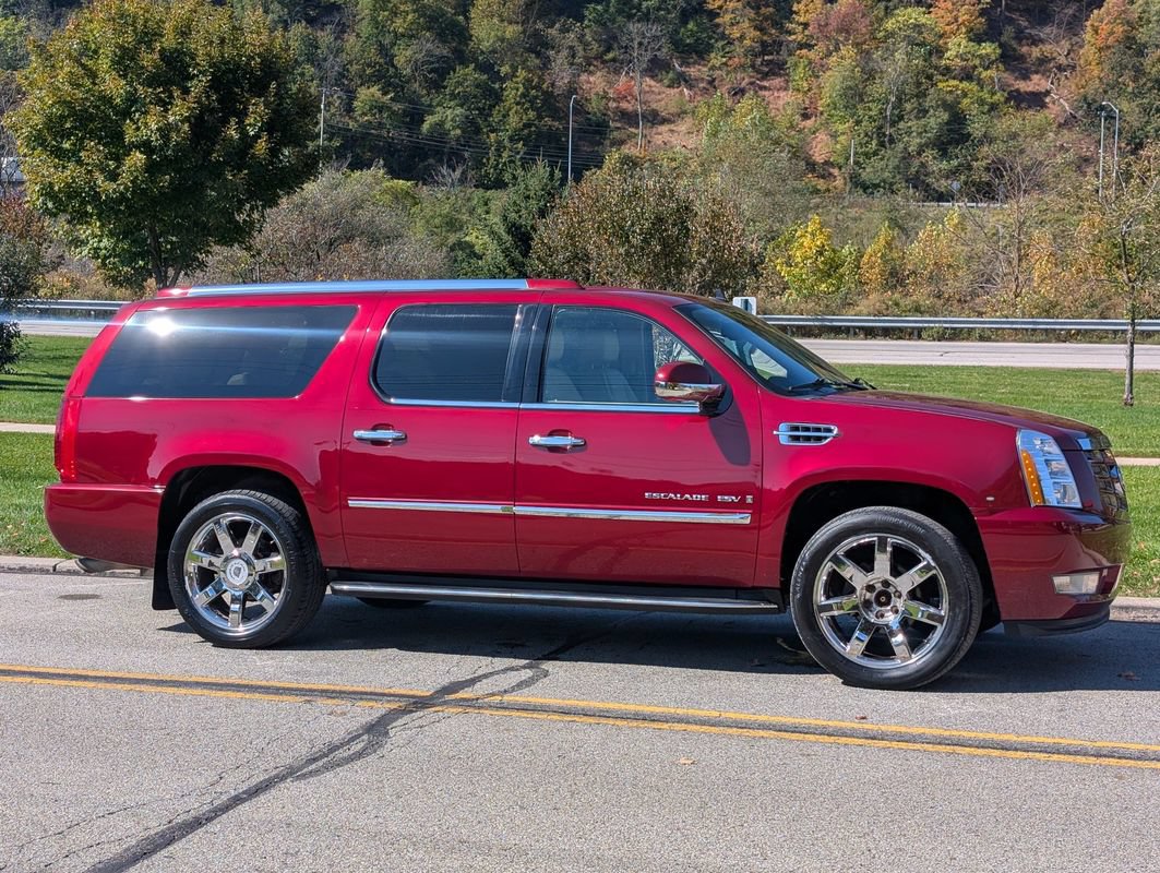 Used 2008 Cadillac Escalade ESV AWD image 3