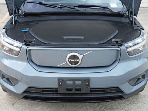 Used 2021 Volvo XC40 P8 Recharge w/ Advanced Package AWD/4WD image 7