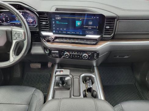 Used 2023 Chevrolet Silverado 1500 LT Trail Boss w/ Convenience Package II image 18