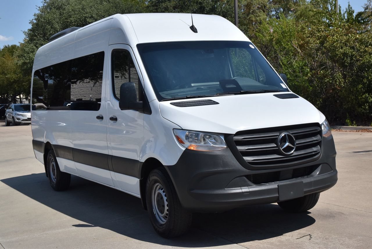 Used 2025 Mercedes-Benz Sprinter 2500 image 4