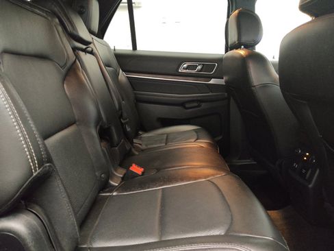 Used 2017 Ford Explorer Limited FWD image 19