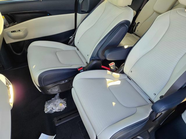 New 2026 Kia Carnival SX Prestige FWD image 24