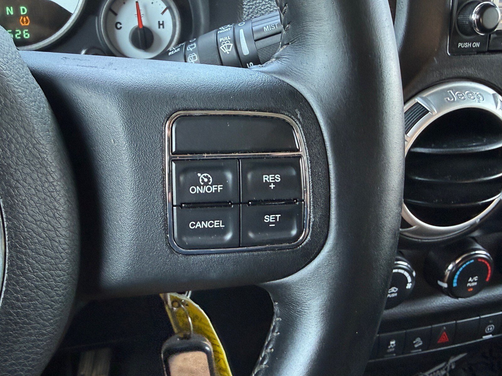 Used 2012 Jeep Wrangler Unlimited Rubicon AWD/4WD image 16