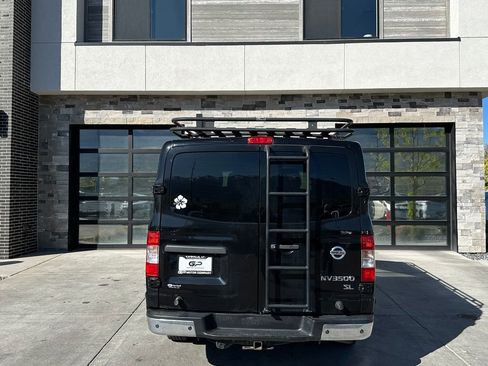 Used 2017 Nissan NV 3500 SL image 4