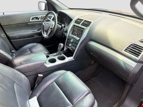 Used 2013 Ford Explorer XLT FWD image 12