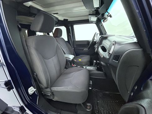 Used 2013 Jeep Wrangler Unlimited Sport image 15