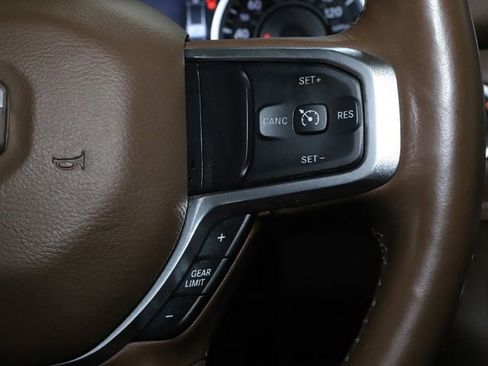 Used 2019 RAM 1500 Laramie image 33