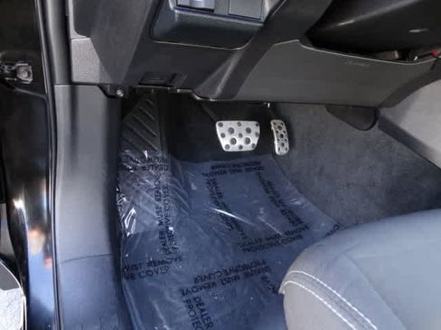 Used 2025 Toyota Tacoma TRD Sport image 17