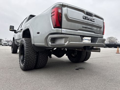 Used 2024 GMC Sierra 3500 Denali Ultimate image 8