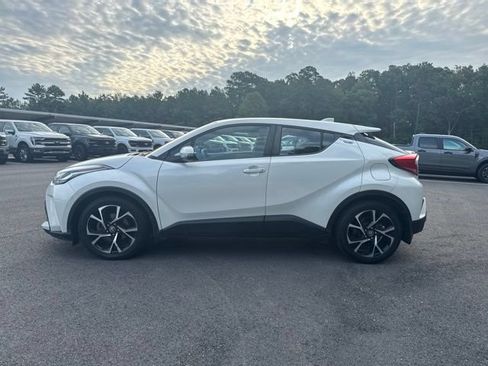 Used 2020 Toyota C-HR XLE FWD image 2