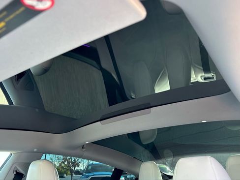 Used 2025 Tesla Model 3 Long Range image 12