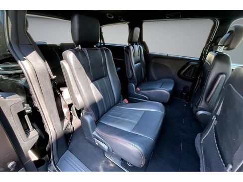 Used 2019 Dodge Grand Caravan GT FWD image 42