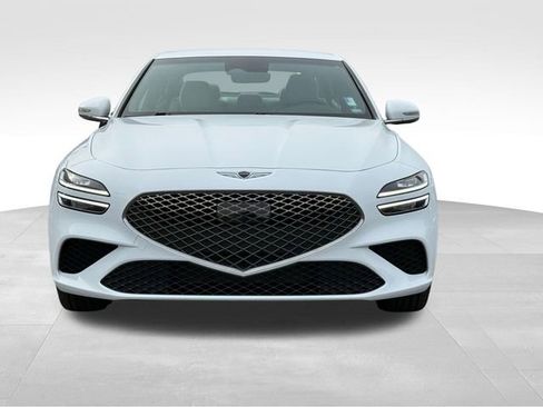 Used 2025 Genesis G70 2.5T image 9