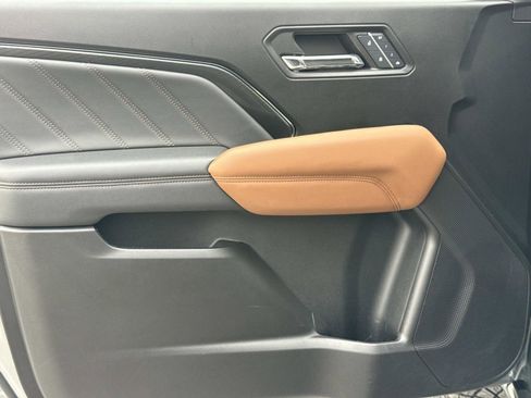 Used 2024 GMC Canyon AT4 w/ AT4 Premium Package image 16