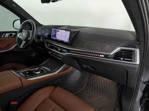 Used 2025 BMW X7 M60i AWD/4WD image 20