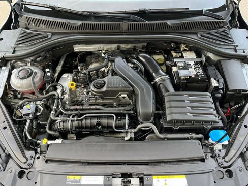 Used 2025 Volkswagen Jetta SE image 29