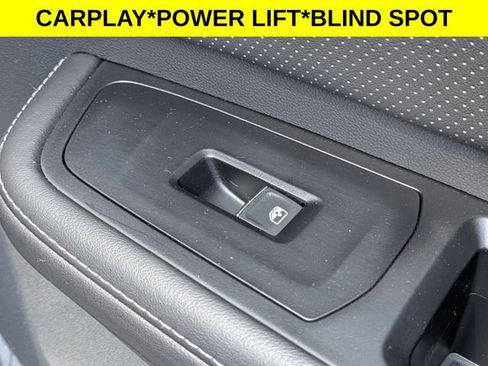 Used 2025 Volkswagen Atlas SE FWD image 35