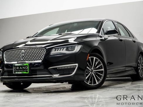 Used 2017 Lincoln MKZ Premiere image 1