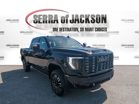 Used 2025 GMC Sierra 2500 Denali Ultimate w/ Max Trailering Package image 2