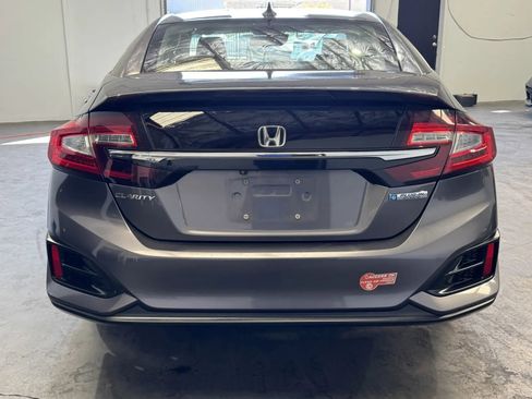 Used 2018 Honda Clarity Plug-In Hybrid image 3