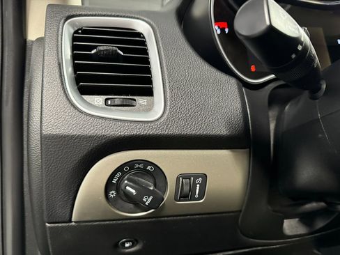 Used 2019 Dodge Durango SXT image 15