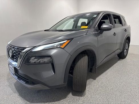 Used 2023 Nissan Rogue S AWD/4WD image 3