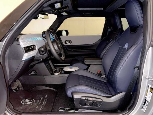 Certified 2025 MINI Cooper S image 9