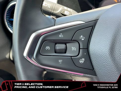 Used 2025 Chevrolet Trax LT w/ LT Convenience Package FWD image 30
