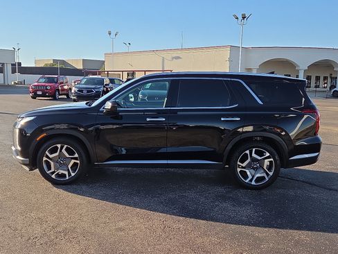 Used 2024 Hyundai Palisade SEL w/ Premium Package FWD image 2