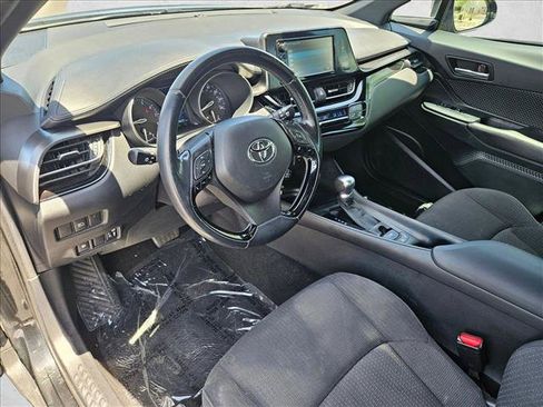 Used 2018 Toyota C-HR XLE FWD image 10