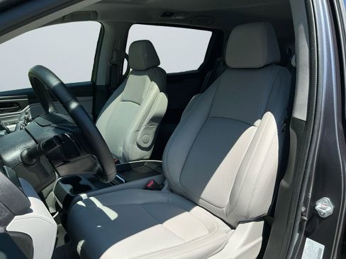 Used 2023 Honda Odyssey EX-L image 10