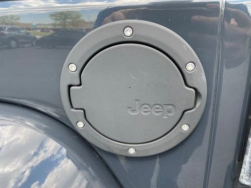 Used 2016 Jeep Wrangler Unlimited Sport AWD/4WD image 41