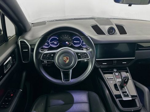 Used 2019 Porsche Cayenne image 30