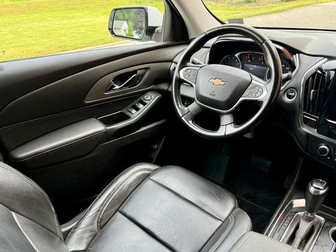 Used 2020 Chevrolet Traverse LT w/ LPO, Black Accent Package AWD/4WD image 27