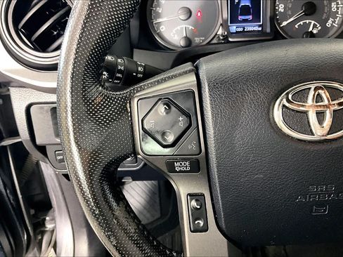 Used 2016 Toyota Tacoma TRD Sport w/ Towing Package RWD image 21