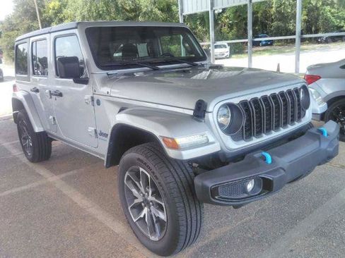 Used 2024 Jeep Wrangler Unlimited AWD/4WD image 1
