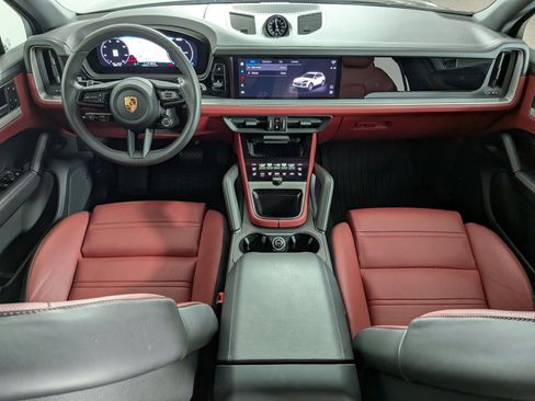 Certified 2025 Porsche Cayenne E-Hybrid AWD/4WD image 21