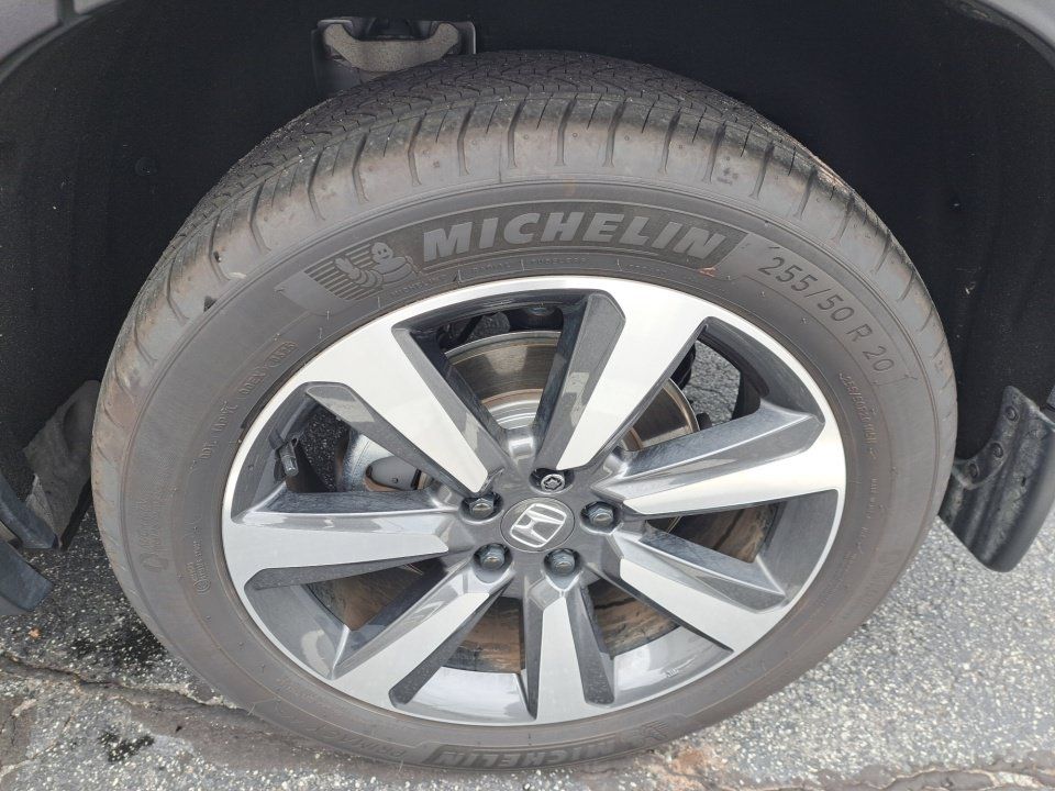 Used 2025 Honda Pilot Touring image 24