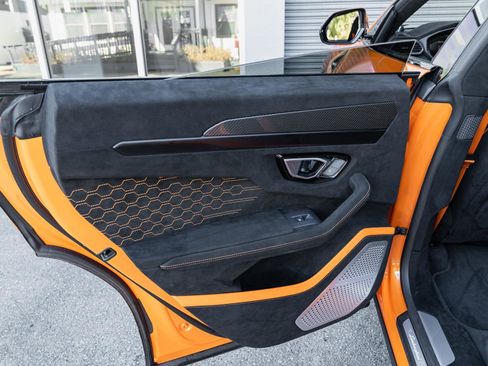 Used 2023 Lamborghini Urus Performante image 28