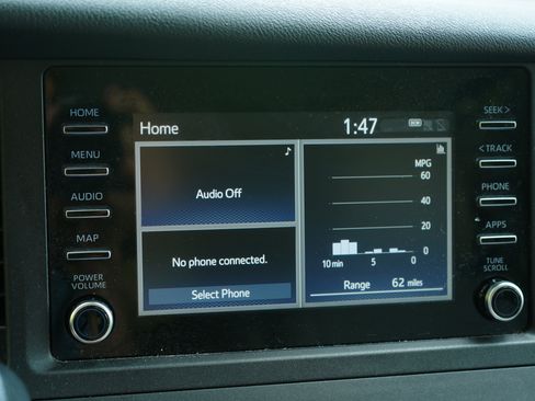 Used 2020 Toyota Sienna L image 30