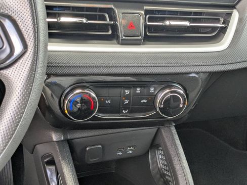 Used 2025 Chevrolet TrailBlazer LT AWD/4WD image 20