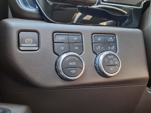 Used 2022 GMC Sierra 1500 SLT image 14