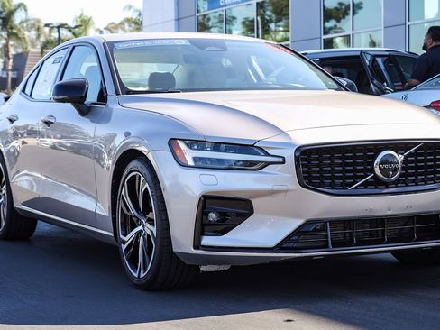 Used 2024 Volvo S60 B5 Plus image 5