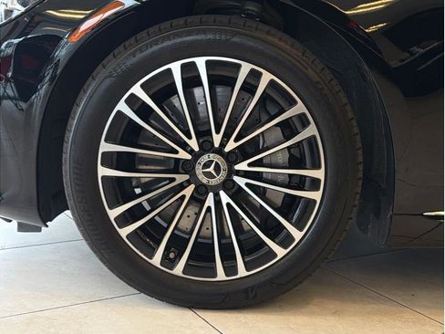 Used 2024 Mercedes-Benz S 580 4MATIC Sedan image 9