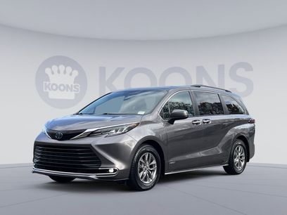 Used 2021 Toyota Sienna XLE