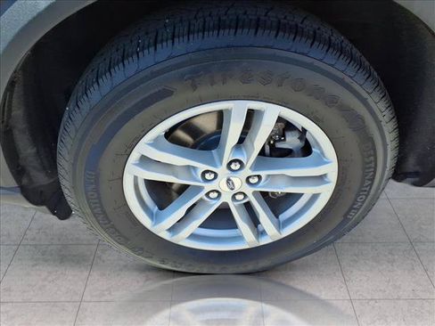 Used 2023 Ford Explorer XLT AWD/4WD image 14