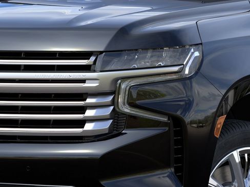 Used 2024 Chevrolet Suburban High Country w/ Premium Package 2 AWD/4WD image 10