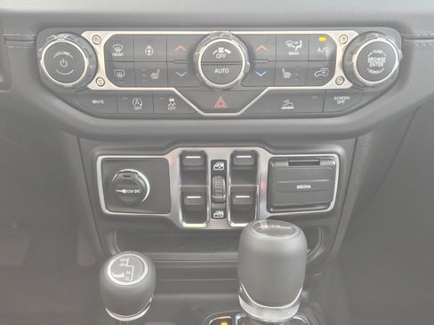 New 2026 Jeep Gladiator Sport image 12